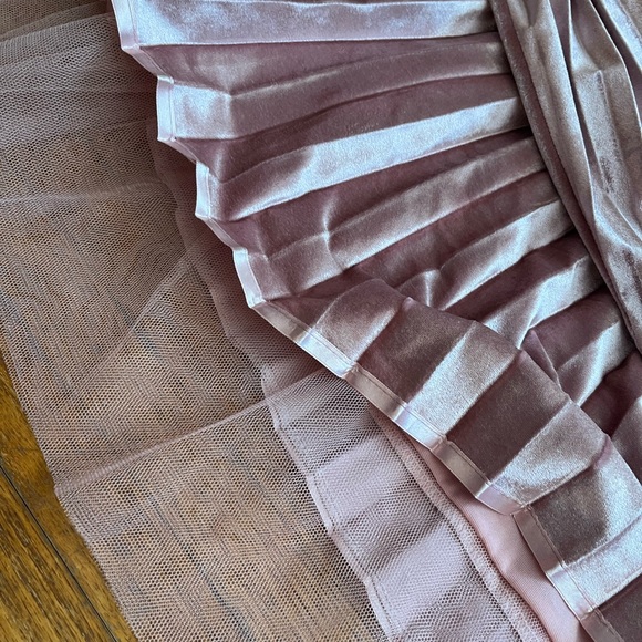 Beautiful, Velvet dusty Rose Vintage Dress with fur trimmings - Picture 4 of 6